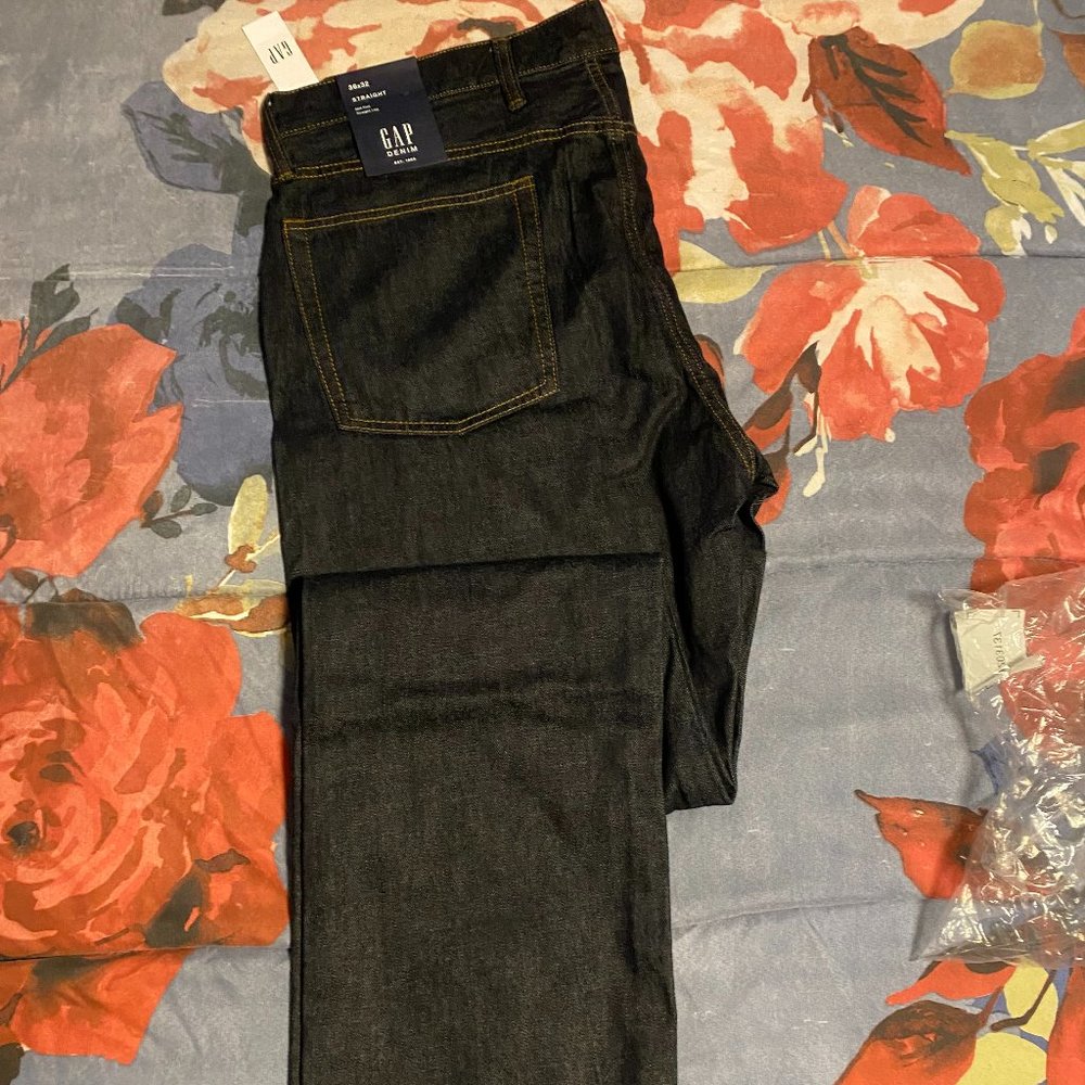 NWT  -  Men's Gap jeans, 36x32